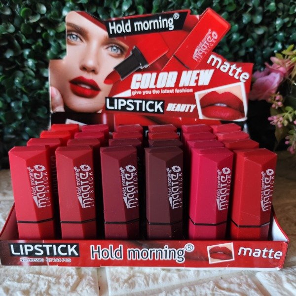 Lipstick - hold morning