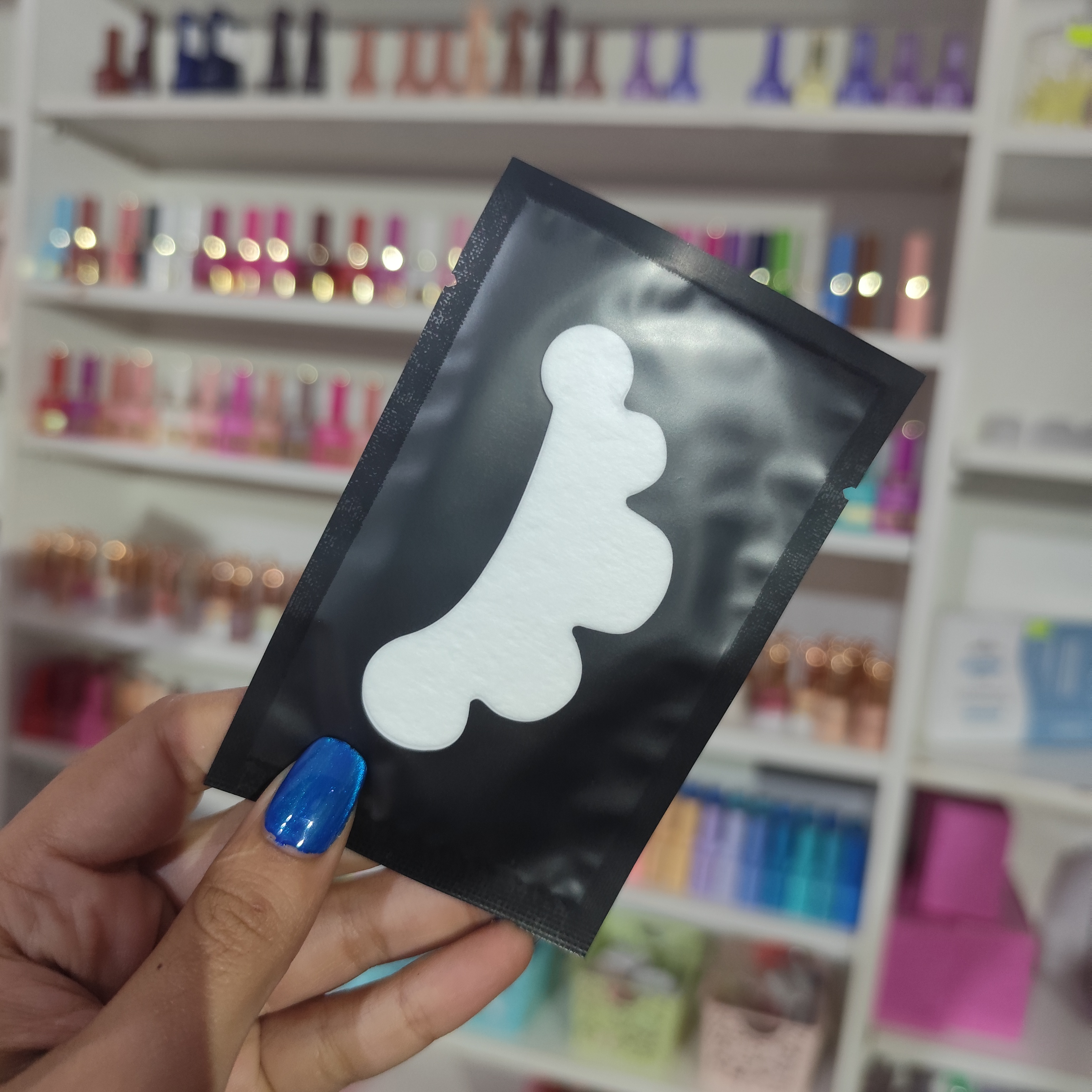 PAR DE PARCHES DE GEL PARA PESTAÑAS FLOR NEGRO