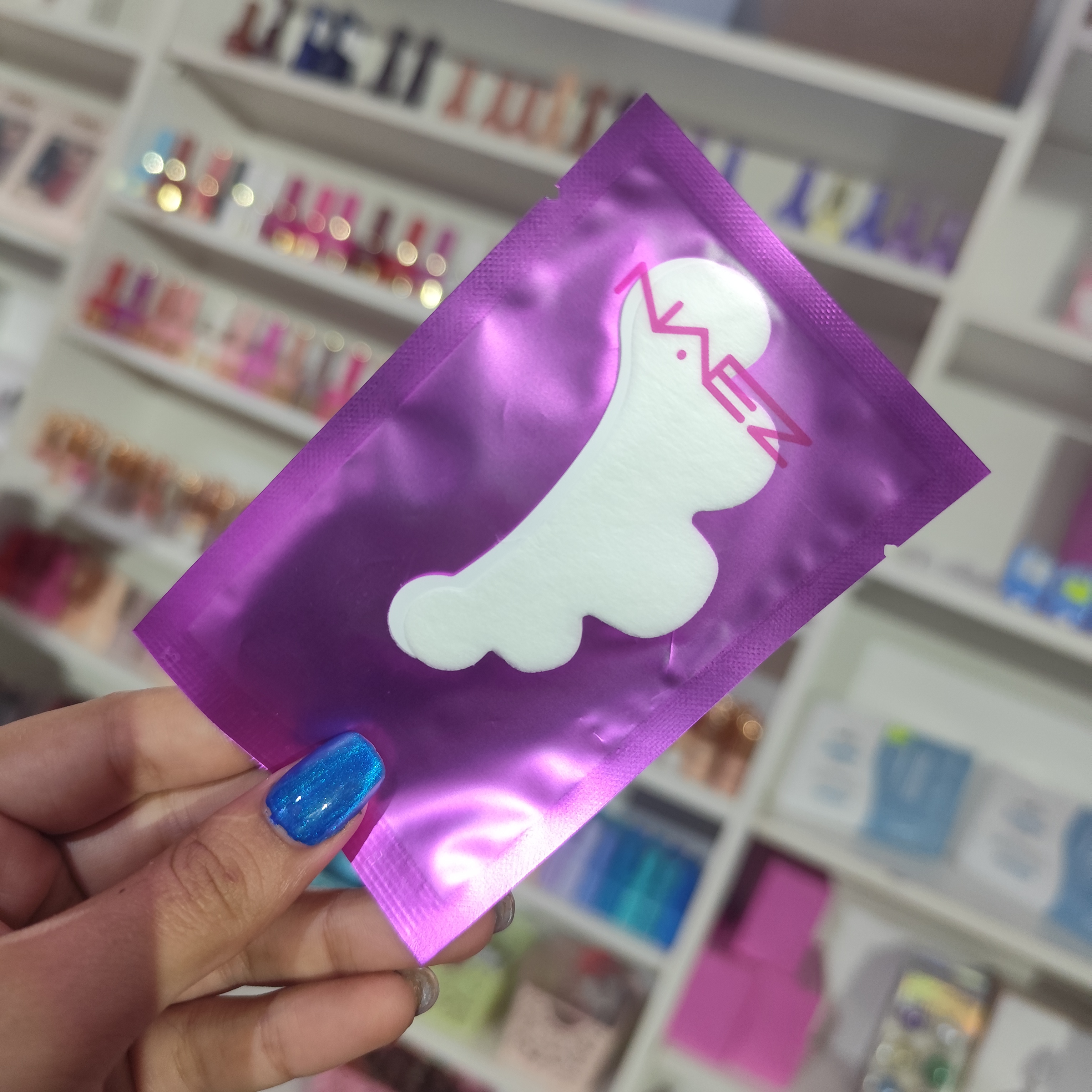 PAR DE PARCHES DE GEL PARA PESTAÑAS LILA