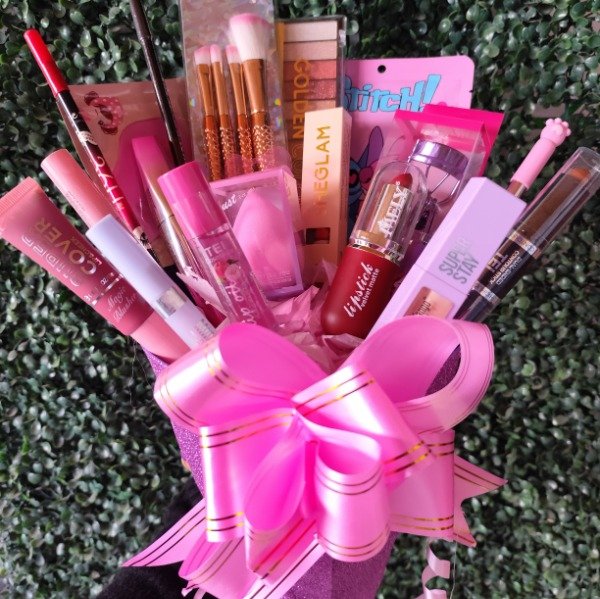 RAMO DE MAQUILLAJE 2