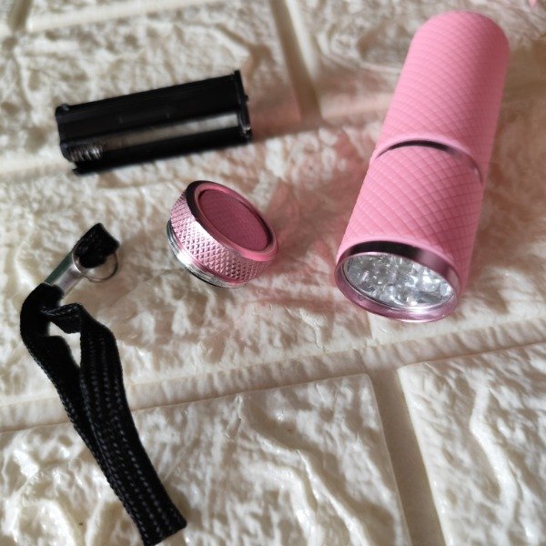 LINTERNA UV LED A PILAS